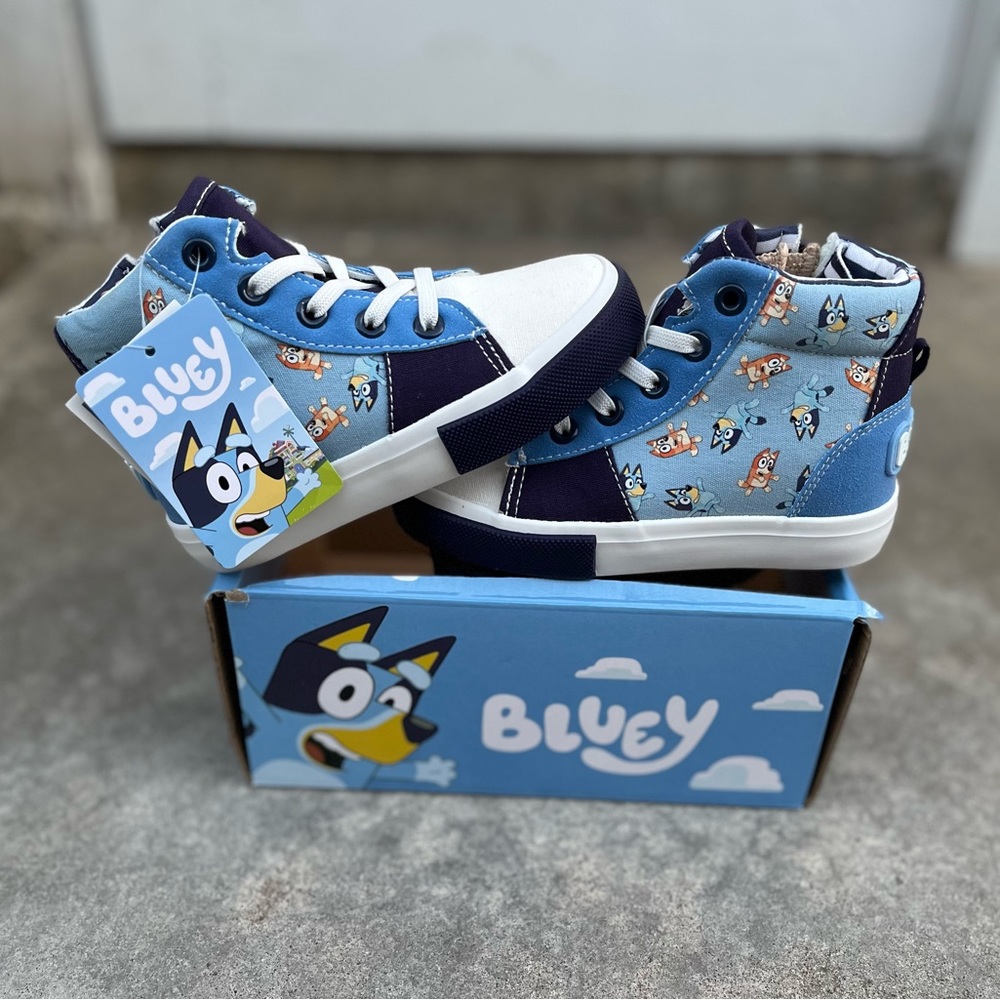 Bluey & Bingo Hi Sneaker with side Zipper Blue Light Blue NWT Keepy Uppy Size 8
